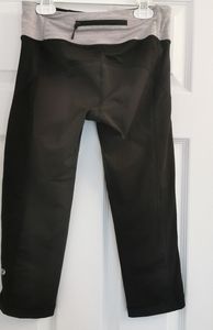 Lululemon crops size 6